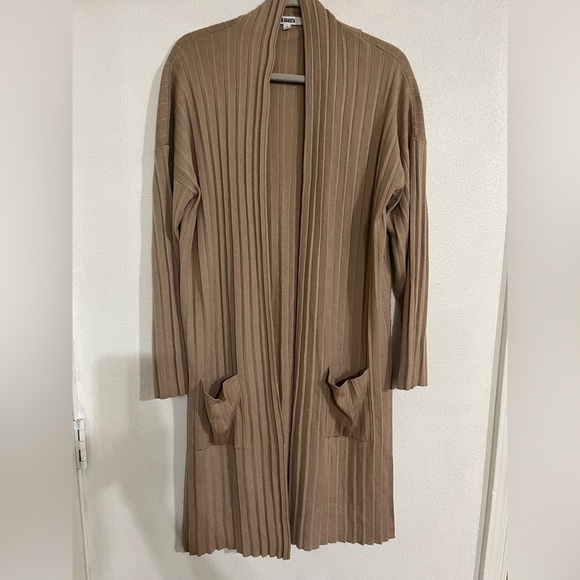 BB Dakota size L long front pocket cardigan tan - Picture 1 of 5
